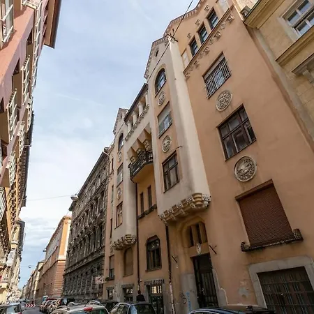 Art Nouveau *