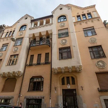 Daire Art Nouveau Budapeşte
